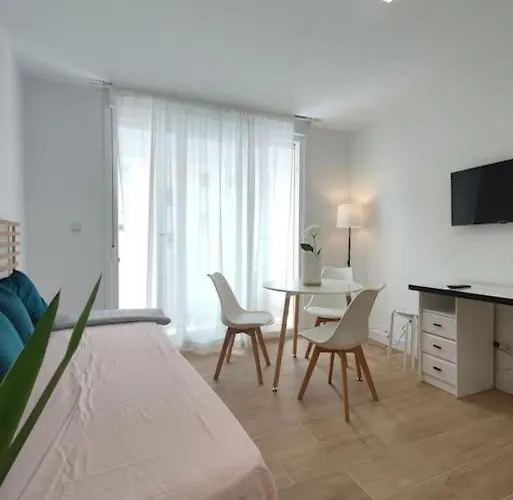 Canadio Plaza * Santander